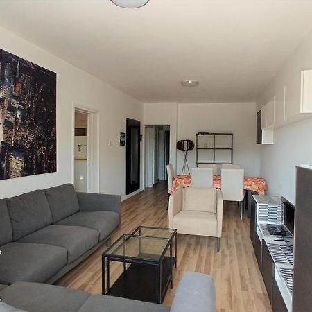 5 Min To The Beach Holiday Shared Apartment Incl Netflix - Private Room In 3 Bdr Apt Lárnaca Exterior foto