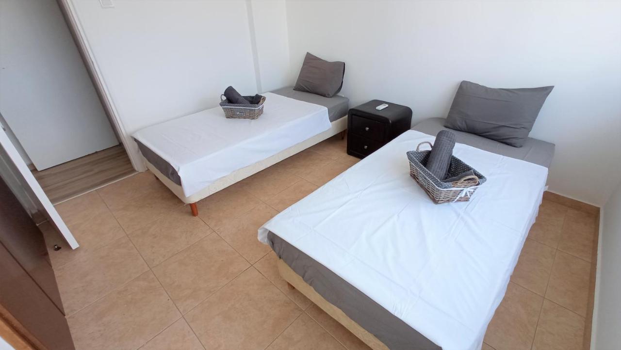 5 Min To The Beach Holiday Shared Apartment Incl Netflix - Private Room In 3 Bdr Apt Lárnaca Exterior foto